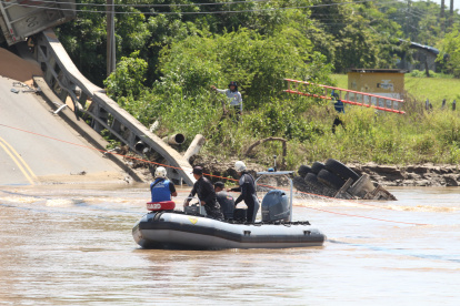 Según indicó la Secretaría Nacional de Gestión de Riesgos, el cuerpo de uno de los desaparidos tras la caída del puente fue finalmente hallado.