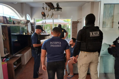 Momento de la captura de Leonardo Cortázar.