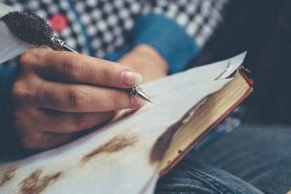 Celebración. El 21 de marzo se celebra el Día Mundial de la Poesía, y se reconoce el trabajo de los escritores románticos contemporáneos.