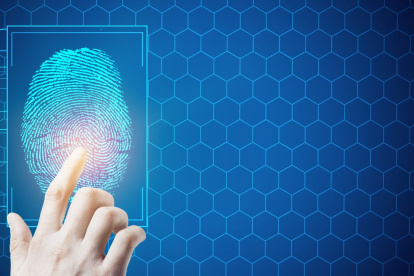 La huella digital es un dato biométrico que se utiliza en varias empresas para marcar asistencia.