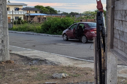 Vehículo del conductor del taxi al que se subieron los delincuentes el pasado 21 de marzo.