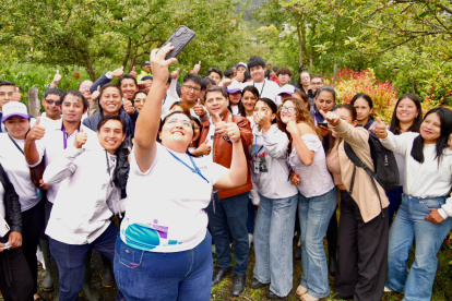 El gobierno de Daniel Noboa ya implementa en mecanismo Jóvenes en Acción que entrega 400 dólares mensuales a los jóvenes inscritos.