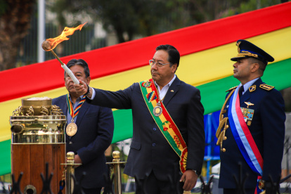 Luis Arce participó en la conmemorción del Día del Mar, en La Paz.