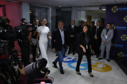 Noboa no dio declaraciones a su llegada a los medios públicos.