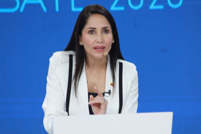 Luisa González durante el debate presidencial de cara al balotaje.