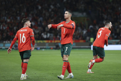 Cristiano Ronaldo anotó uno de los cinco goles para Portugal en el 5-2 ante Dinamarca, en la Nations League. Resultado que los clasificó a la semifinal