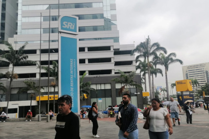 El edificio del Servicio de Rentas Internas en Guayaquil, en la avenida Orellana.