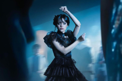 Jenna Ortega en el papel de Merlina.