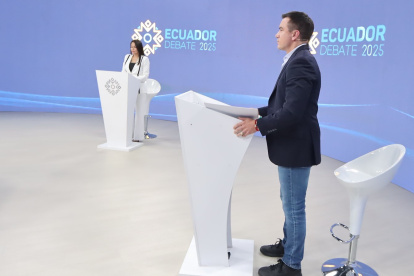 Luisa González lanzó acusaciones de narcotraficante a Daniel Noboa durante el debate presidencial 2025.