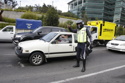 La medida de restricción vehicular se mantiene de lunes a viernes en la capital