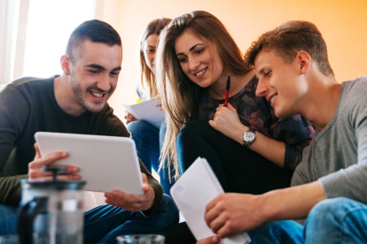 Imagen referencial. Varios ecuatorianos podrán acceder a becas para aprender inglés.