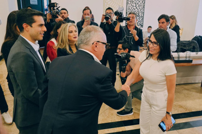 Luisa González se reunió con empresarios de la Cámara de Comercio de Quito.