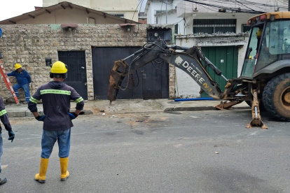 Días atrás hubo trabajos emergentes en Urdesa por una fuga de agua reportada.