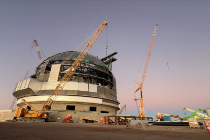 Fotografía de archivo del 26 de enero de 2025 de la construcción del telescopio "Extremely Large Telescope (ELT)", en el desierto de Atacama (Chile).