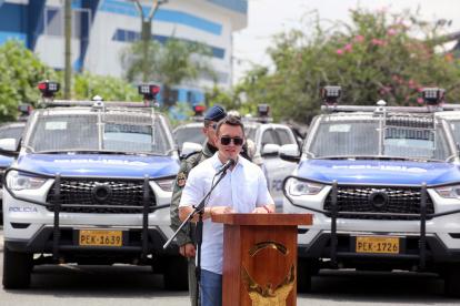 El presidente y candidato Daniel Noboa en la entrega de vehículos a la Policía Nacional.