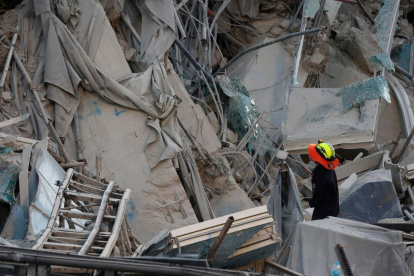 El terremeto de 7.7 en Birmania ha dejado destrucción a su paso.