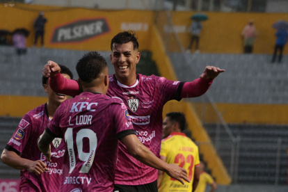 Michael Hoyos selló el 2-1 en el Gonzalo Pozo Ripalda.