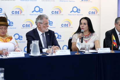 El CNE ha sido criticado por el escaso control a las actividades de campaña de los candidatos presidenciales.