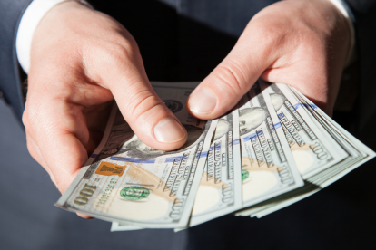 Superintendencia de Bancos alerta sobre 13 entidades financieras no autorizadas en Ecuador.