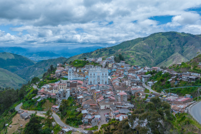 Una visión panorámica de El Cisne, al fondo se observa la iglesia donde está la virgen que atrae a miles de personas a llegar a esta parroquia de la provincia de Loja.