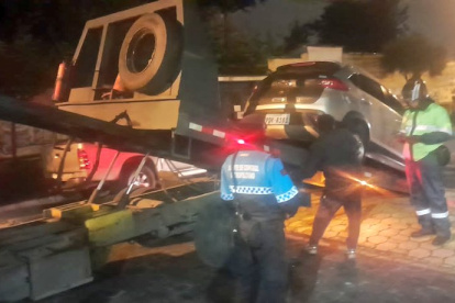 Diez detenidos y ocho autos retenidos dejó el control de personas que conducen en estado de ebriedad en el norte de Quito.