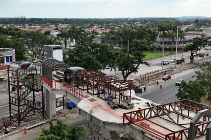Por construcción de paso peatonal, habrá un carril contraflujo.