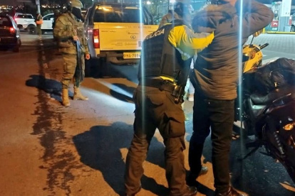 Los asesinatos ocurrieron en momentos en los que policías y militares realizaban otro operativo en Quitumbe, sur de Quito.