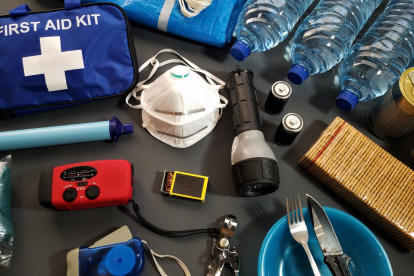 El kit de emergencia debe tener objetos fundamentales.
