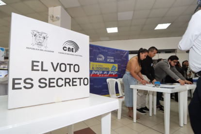 El CNE refuerza la medida de no tomar fotos de la papeleta para preservar la privacidad y transparencia del voto.