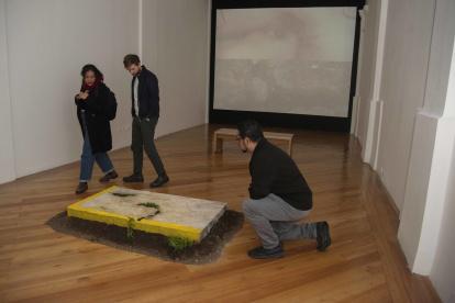 Escultura, arte sonoro, instalación y más convergen en la muestra, que se inauguró en Quito.
