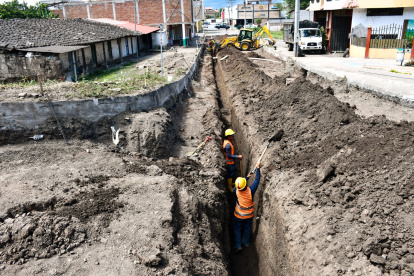 Arreglos. Se están realizando labores en la estructura en mal estado.