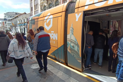 Viajes. Se necesitan 6.000 viajes diarios más para superar el déficit por demandas,
cuyo monto asciende a $34 millones, según el procurador síndico municipal.