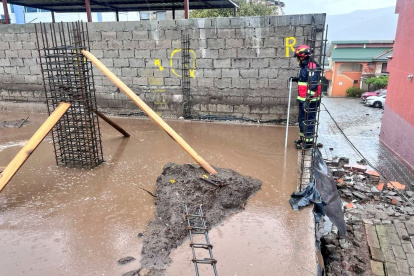 Las autoridades municipales monitorean las alertas que podrían generarse por las tormentas en Quito.
