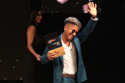 Jombriel tiene 21 años.