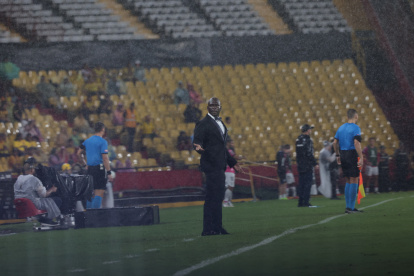 Segundo Castillo mantuvo un look elegante para el duelo copero.