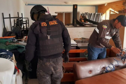 En la oficina administrativa del centro de rehabilitación se halló un arma de fuego.