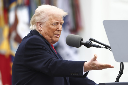 El presidente de EE.UU., Donald Trump, anuncia aranceles recíprocos contra los socios comerciales de EE.UU. en el Jardín de las Rosas de la Casa Blanca en Washington, D.C.