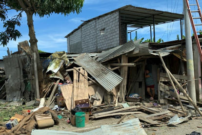 El Oro. Esta es una de las viviendas afectadas tras una de las explosiones.