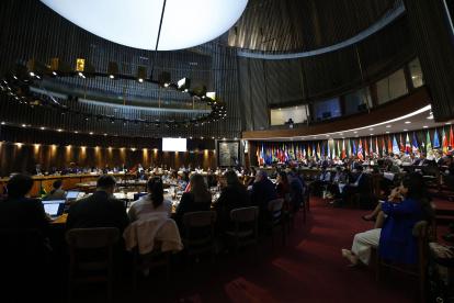 AME4728. SANTIAGO (CHILE), 02/04/2025.- FotografÍa cedida por La Comisión Económica para América Latina y el Caribe (Cepal) este miércoles, de la segunda jornada de la octava reunión del Foro de los Países de América Latina y el Caribe sobre el Desarrollo Sostenible para examinar los progresos y desafíos en el logro de la Agenda 2030 en Santiago (Chile). La CEPAL señaló que solo un 23 % de las metas trazadas en los Objetivos de Desarrollo Sostenible (ODS) de la Agenda 2030 se alcanzarían dentro del plazo en la región, al alertar un "ritmo de avance insuficiente" para llegar al umbral establecido. EFE/ CEPAL/ SOLO USO EDITORIAL/NO VENTAS/SOLO DISPONIBLE PARA ILUSTRAR LA NOTICIA QUE ACOMPAÑA (CRÉDITO OBLIGATORIO)
