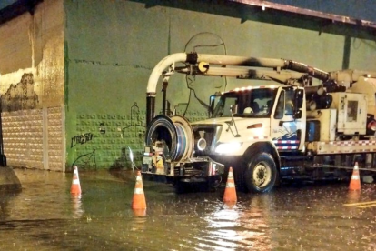 Calles anegadas en Guayaquil este 3 de abril.