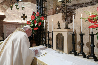 Papa Francisco invitó a rezar por un uso responsable de la tecnología