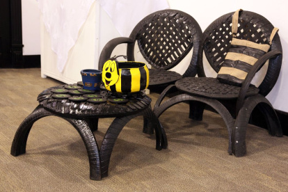 Reciclaje. Las neumáticos reciclados son utilizados para crear nuevos productos, a través de procesos especiales.