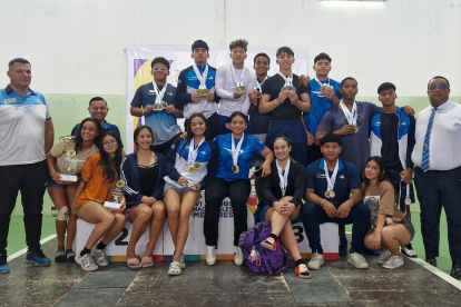 El equipo albiceleste completo durante la premiación.