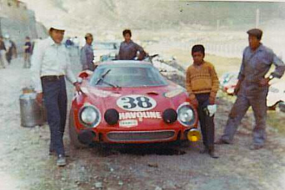 El Porsche Carrera 6 del ídolo ibarreño Fernando Madera, previo a una de las grandes competencias de hace más de una década, cuando el rally se vivía intensamente.