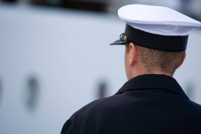 La Armada del Ecuador busca especialistas en diversas áreas para fortalecer su equipo. Conoce los requisitos y cómo postularte en línea.