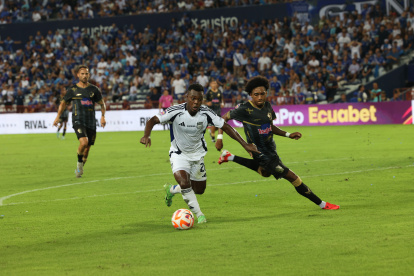 Emelec no logra salir del fondo de la tabla de posiciones de la LigaPro 2025.