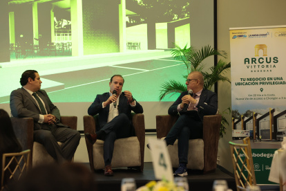 Alfredo Nuques, Stefano Ferretti y Vito Muñoz.