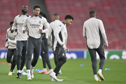 LONDON (United Kingdom), 07/04/2025.- Players of Real Madrid attend a training session at Arsenal stadium in London, Britain, 07 April 2025. Arsenal face Real Madrid in a UEFA Champions League quarter-finals 1st leg soccer first round match on 08 April. (Liga de Campeones, Reino Unido, Londres) EFE/EPA/VINCE MIGNOTT