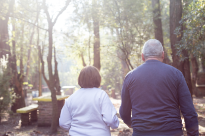 Imagen referencial de adultos mayores.