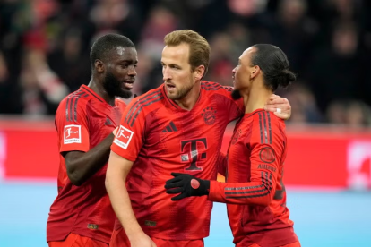 Harry Kane (c) es el hombre gol de Bayern Múnich en la Champions League